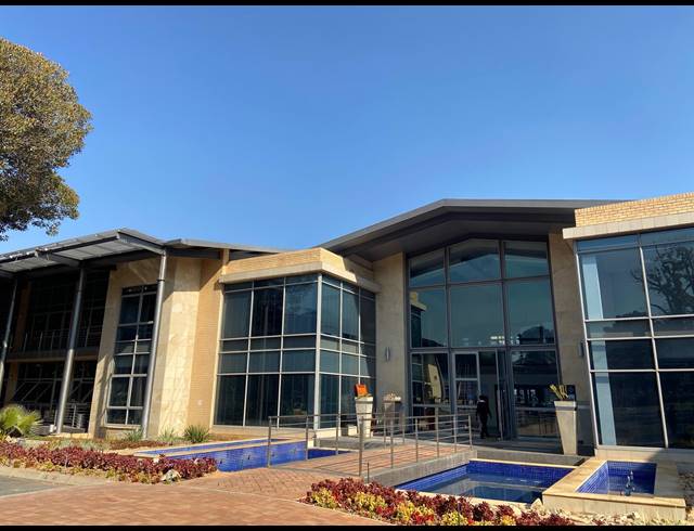 701M² OFFICE TO LET IN BRYANSTON